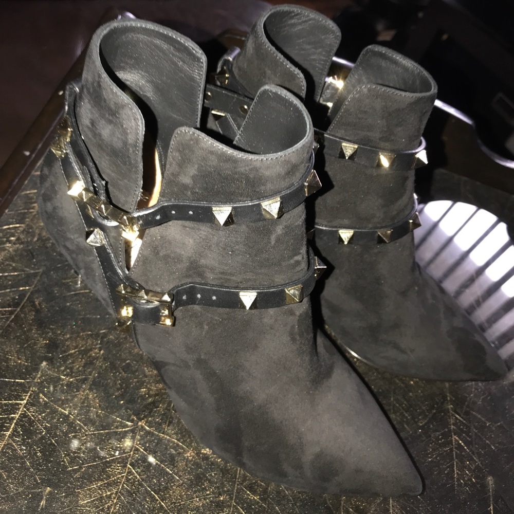 💜Sold💜Authentic Valentino Rock Stud SZ 36 New❣️