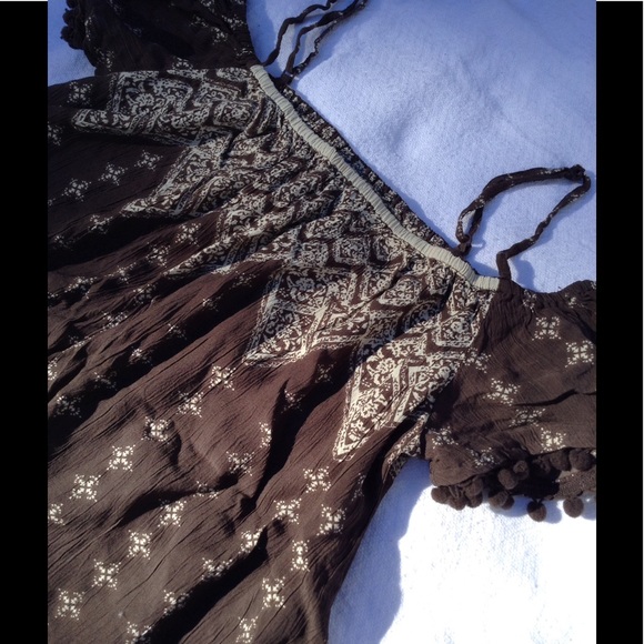 New! Francesca's Alya Pom Pom top - Picture 2 of 8