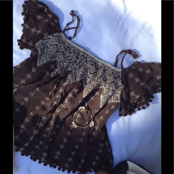 New! Francesca's Alya Pom Pom top - Picture 3 of 8