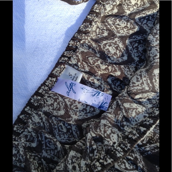 New! Francesca's Alya Pom Pom top - Picture 4 of 8