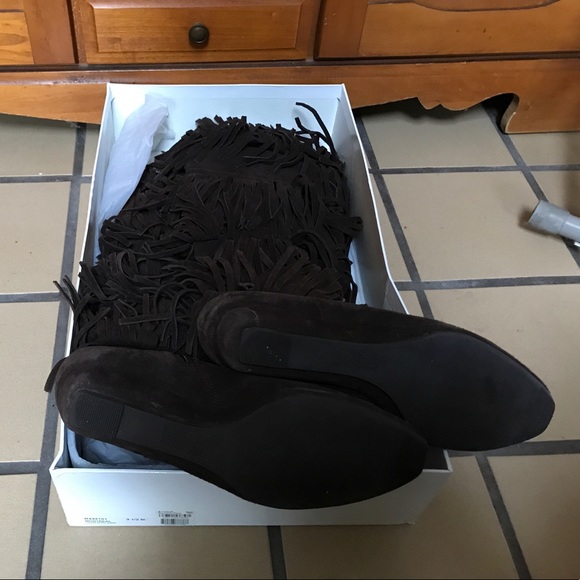 Michael Kors “Montreal” suede fringed boots. - Picture 2 of 3