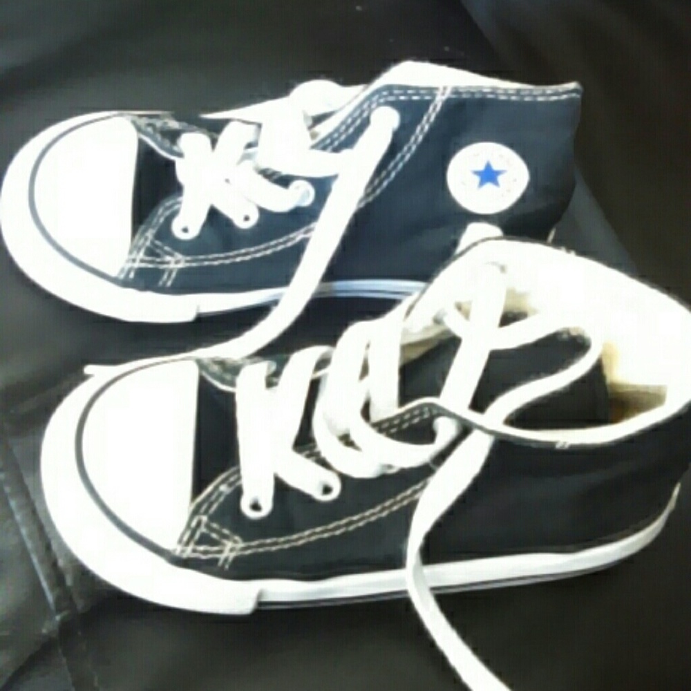 Black size 9 toddler Converse