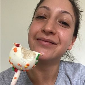 Meet your Posher, Marcela