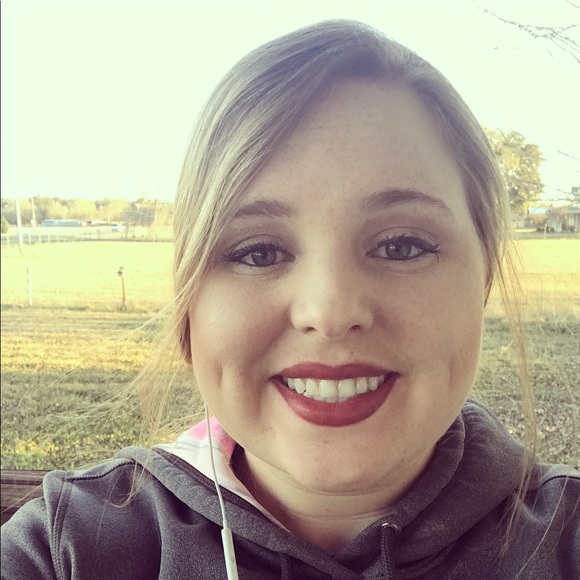 Meet your Posher, Kaylee - Picture 1 of 1