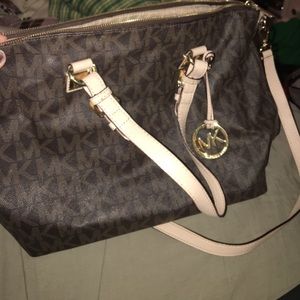 MICHAEL KORS SHOULDER BAG!