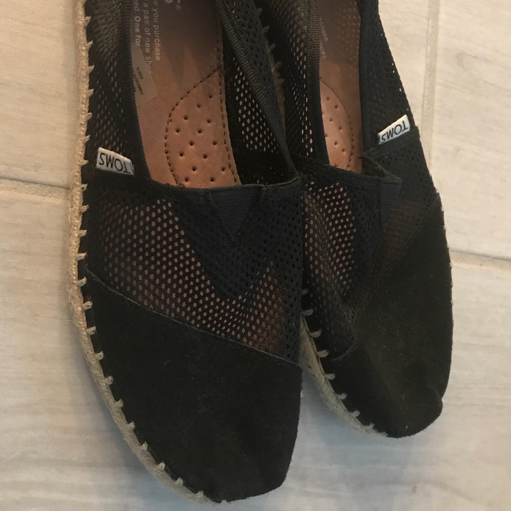 Toms super cute NWOT