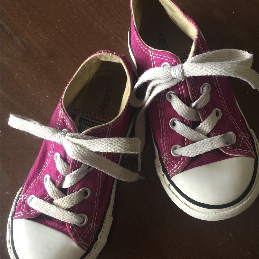 Raspberry Converse Sneakers Size 8 VGUC