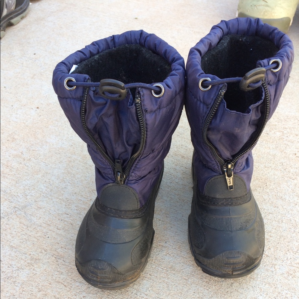 Snow boots