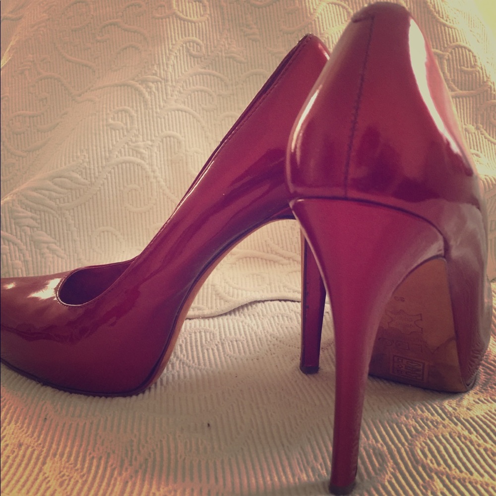 Aldo red 5inch heels