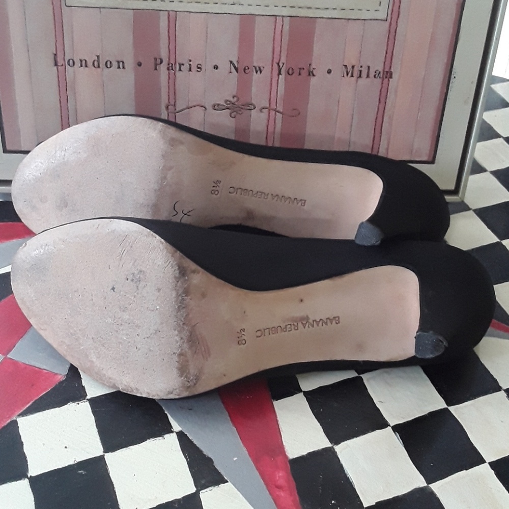 Banana Republic black heels sz 8 1/2 - Picture 4 of 6