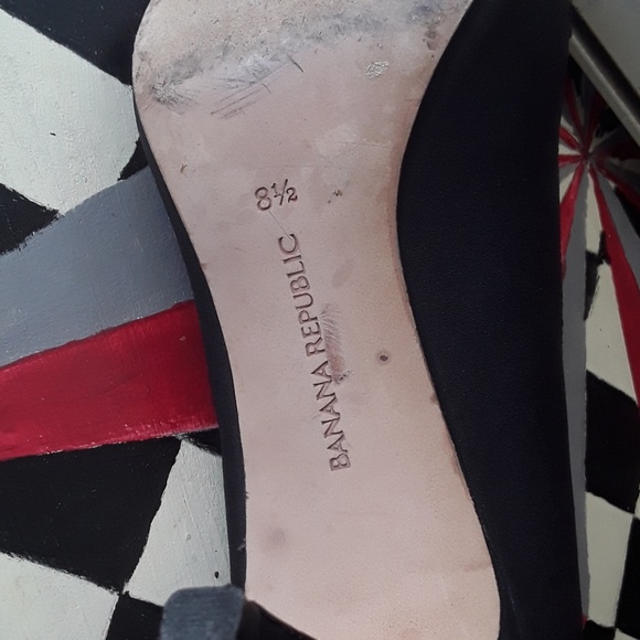 Banana Republic black heels sz 8 1/2 - Picture 6 of 6