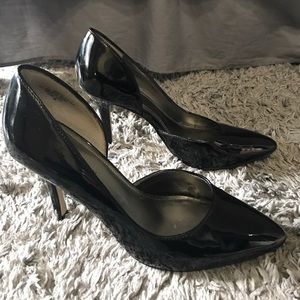 Anne Klein black patent pumps