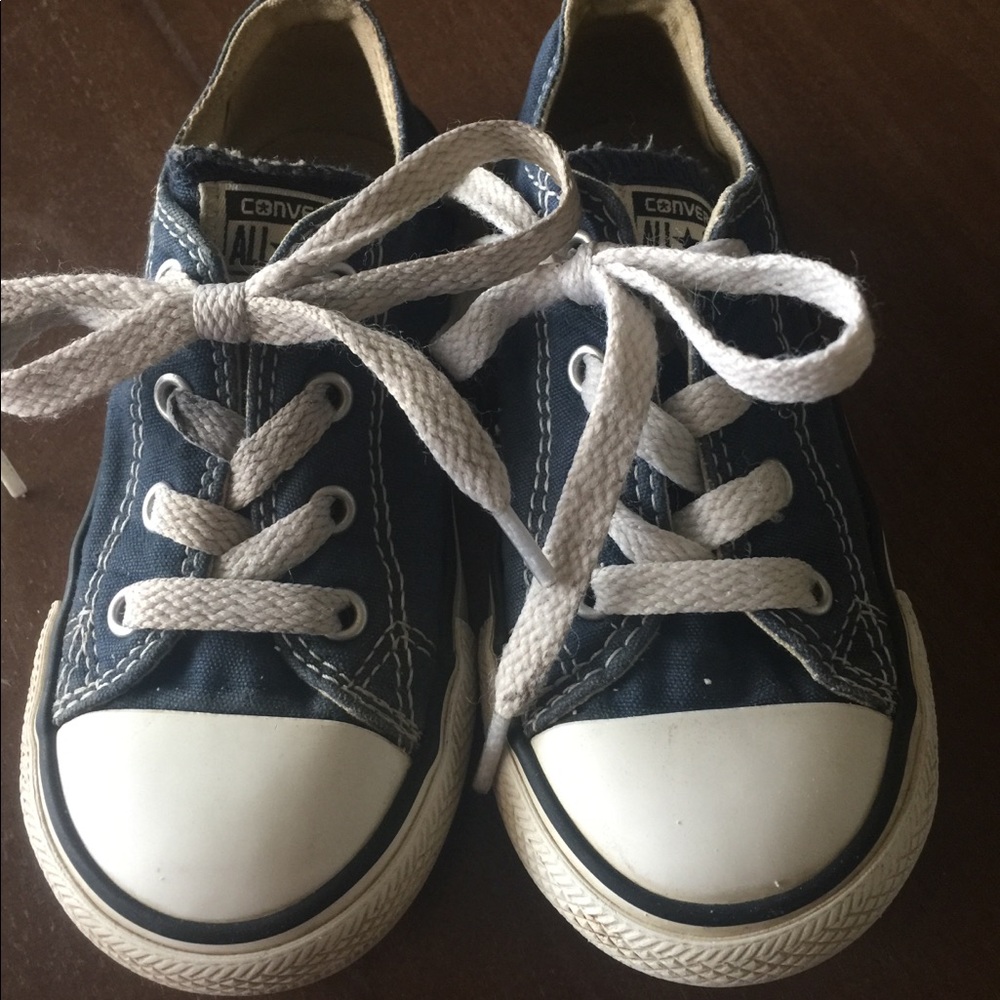 Navy Converse size 8 VGUC