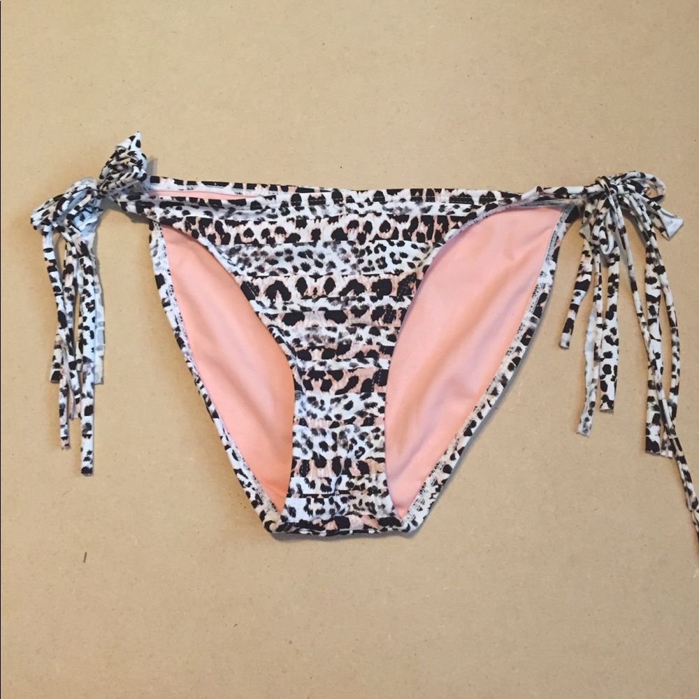 Medium printed target swim suit bottom