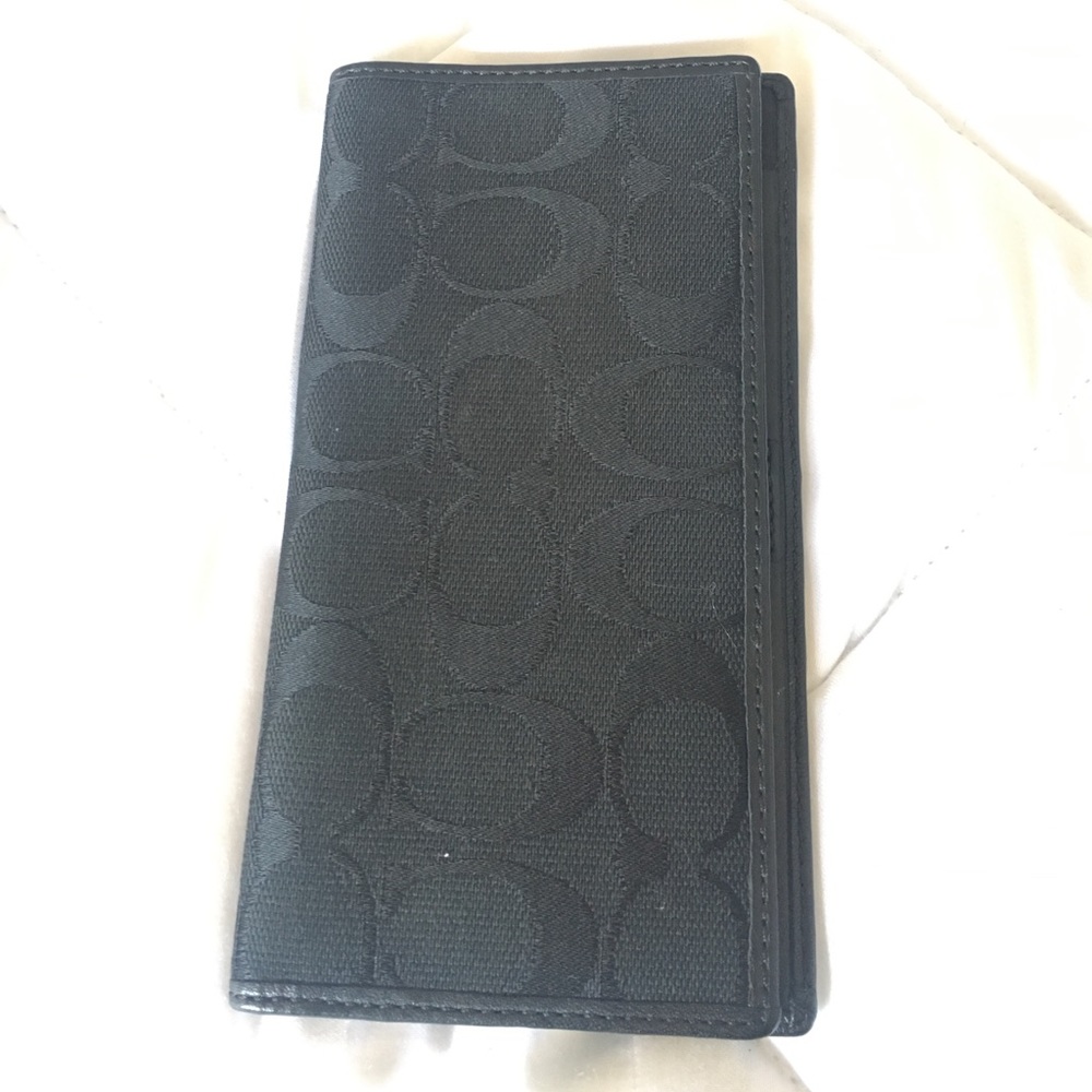 ❌SOLD❌Coach checkbook wallet