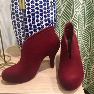 NWOT Melissa Velvet Ankle Boot