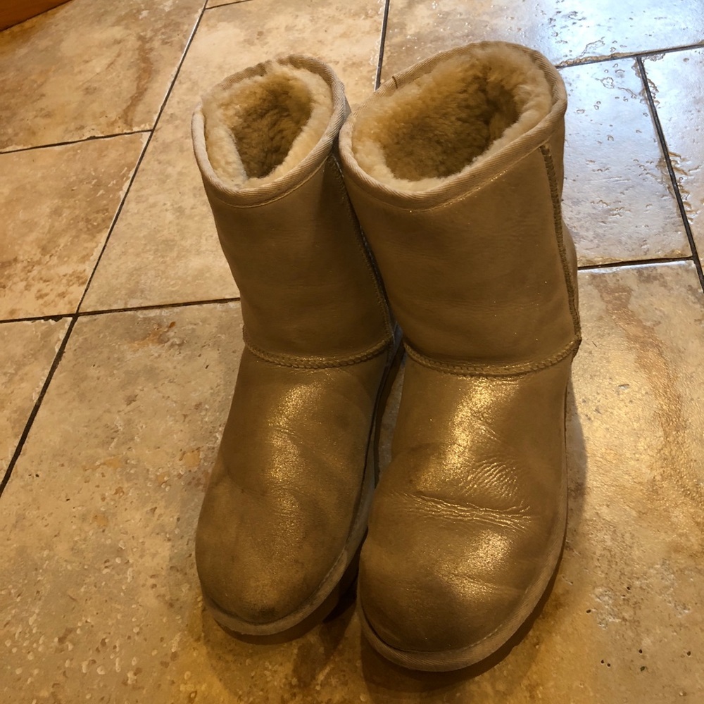 UGG short platinum women’s 6