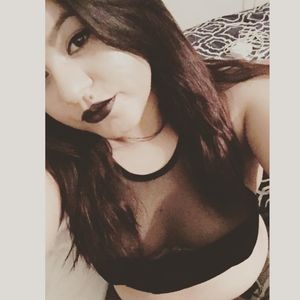 Meet your Posher, Dinahly