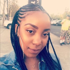 Meet your Posher, Camille