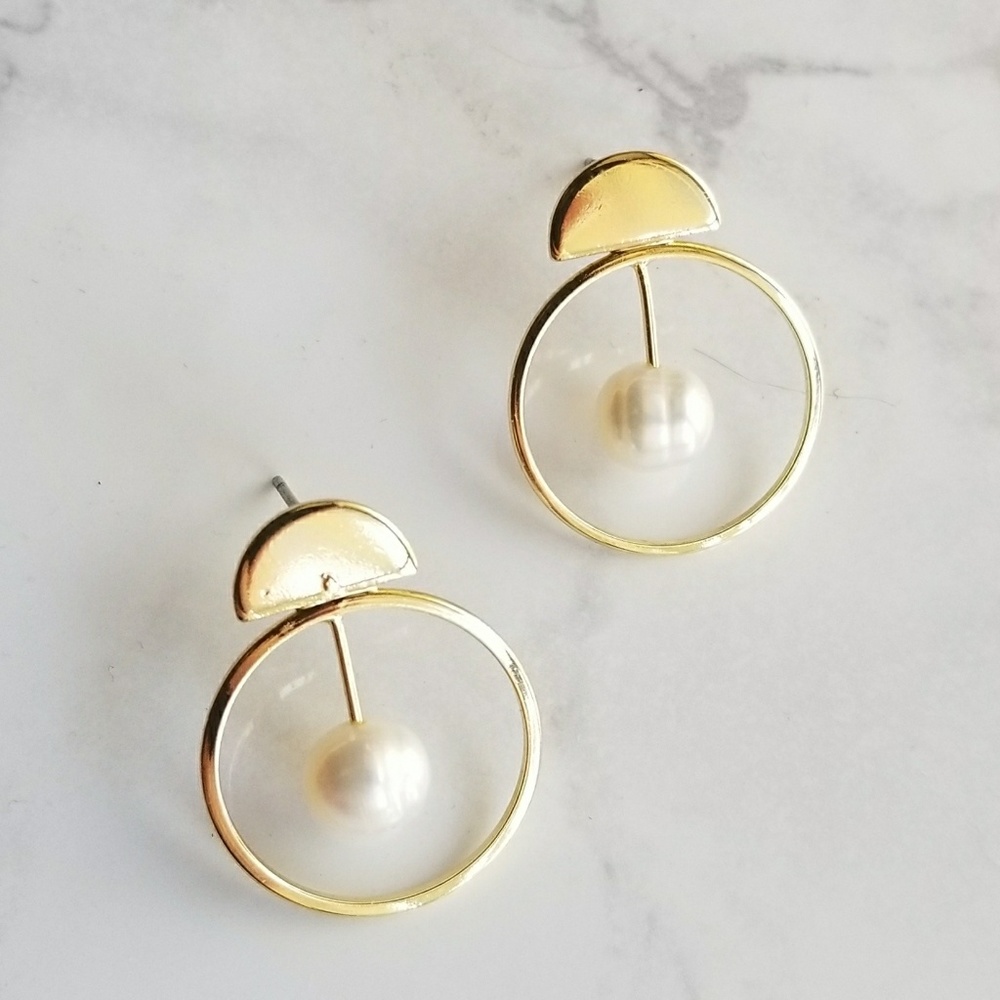 *NEW* Cultured pearl geometric earrings 90s style