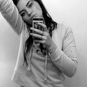 Meet your Posher, Sabrina