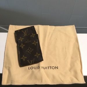 Louis Vuitton cell pouchette