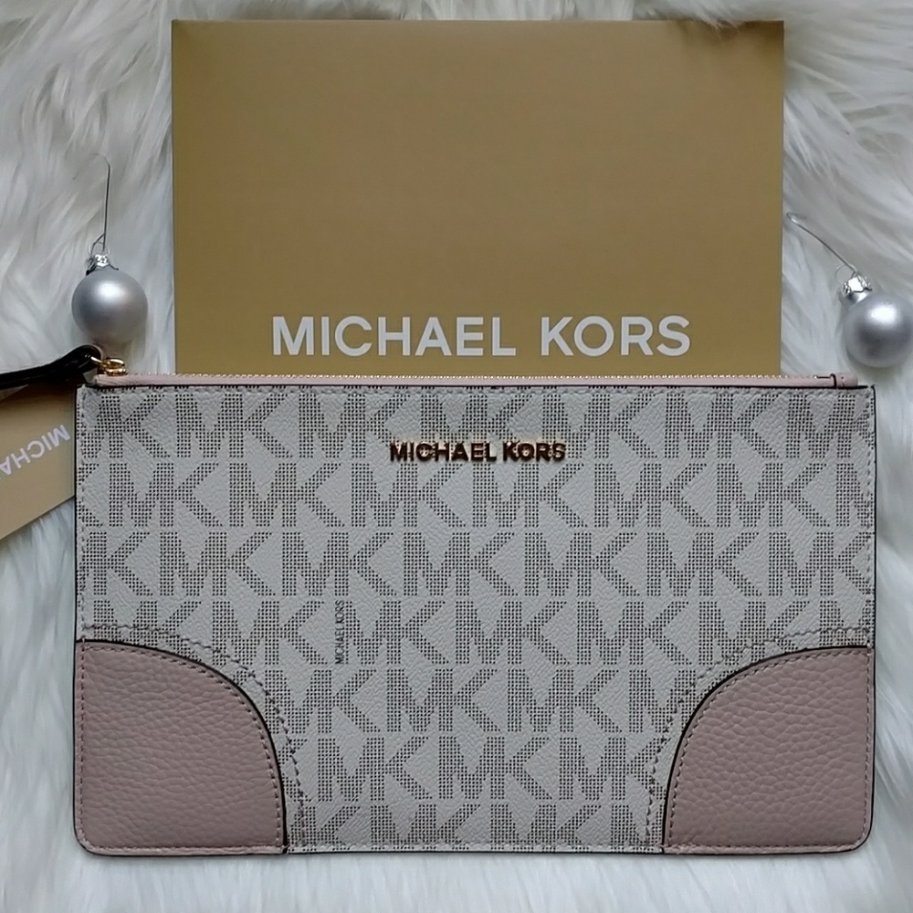 🚩SOLD🚩SOLD🚩SOLD🚩MICHAEL KORS)LARGE CLUTCH