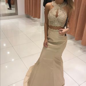 Beautiful golden colored dress size 0
