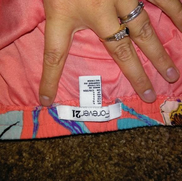 Spring dress - Picture 2 of 2