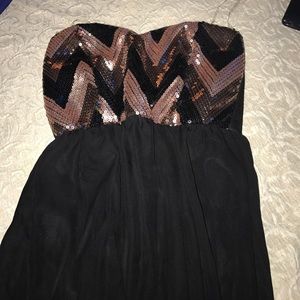 Strap less strap less maxi