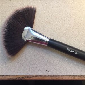 Morphe deluxe fan brush