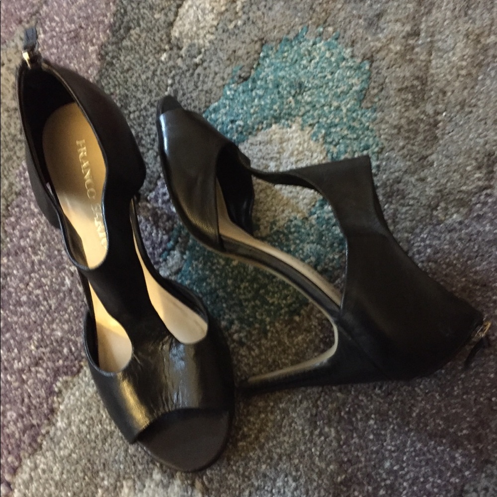 Franco Sarto Black high Heel ZIp Back Shoe sz 9 LN