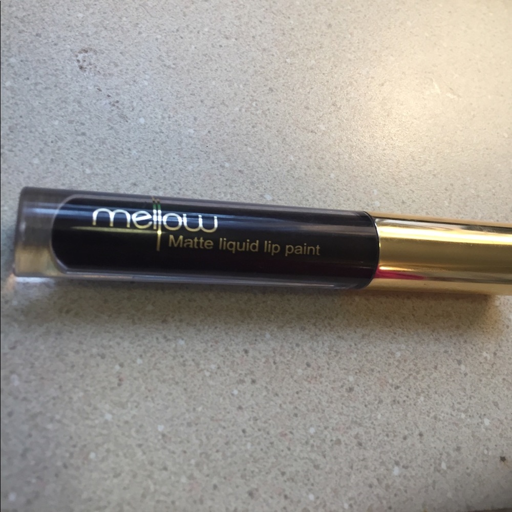 Mellow matte liquid lip paint