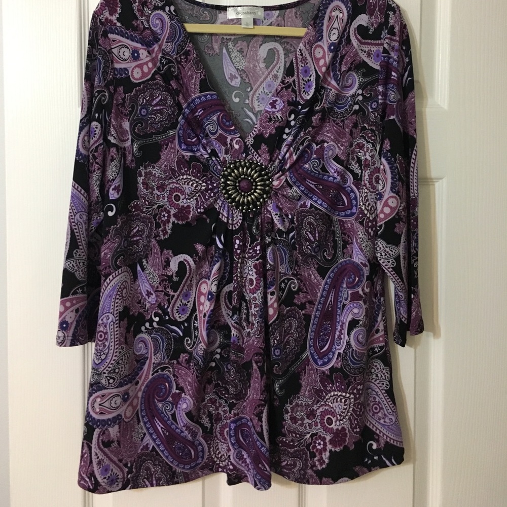 Dee v front jeweled top