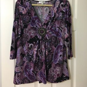 Dee v front jeweled top