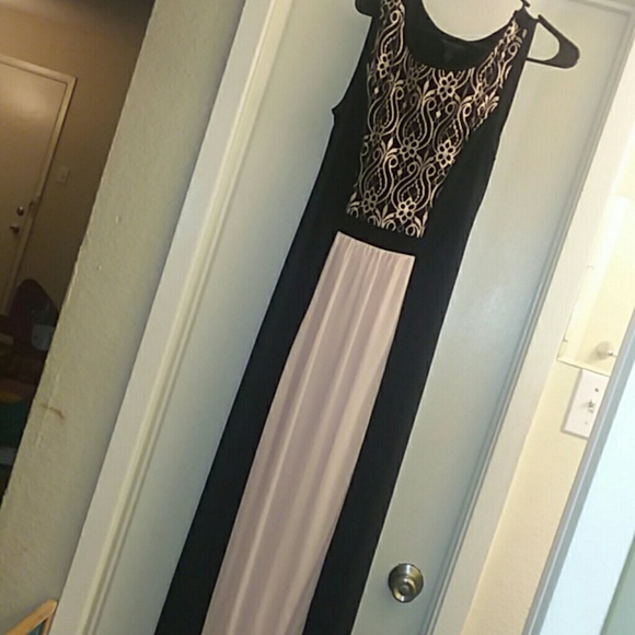 Black long dress with light pink - Picture 1 of 3