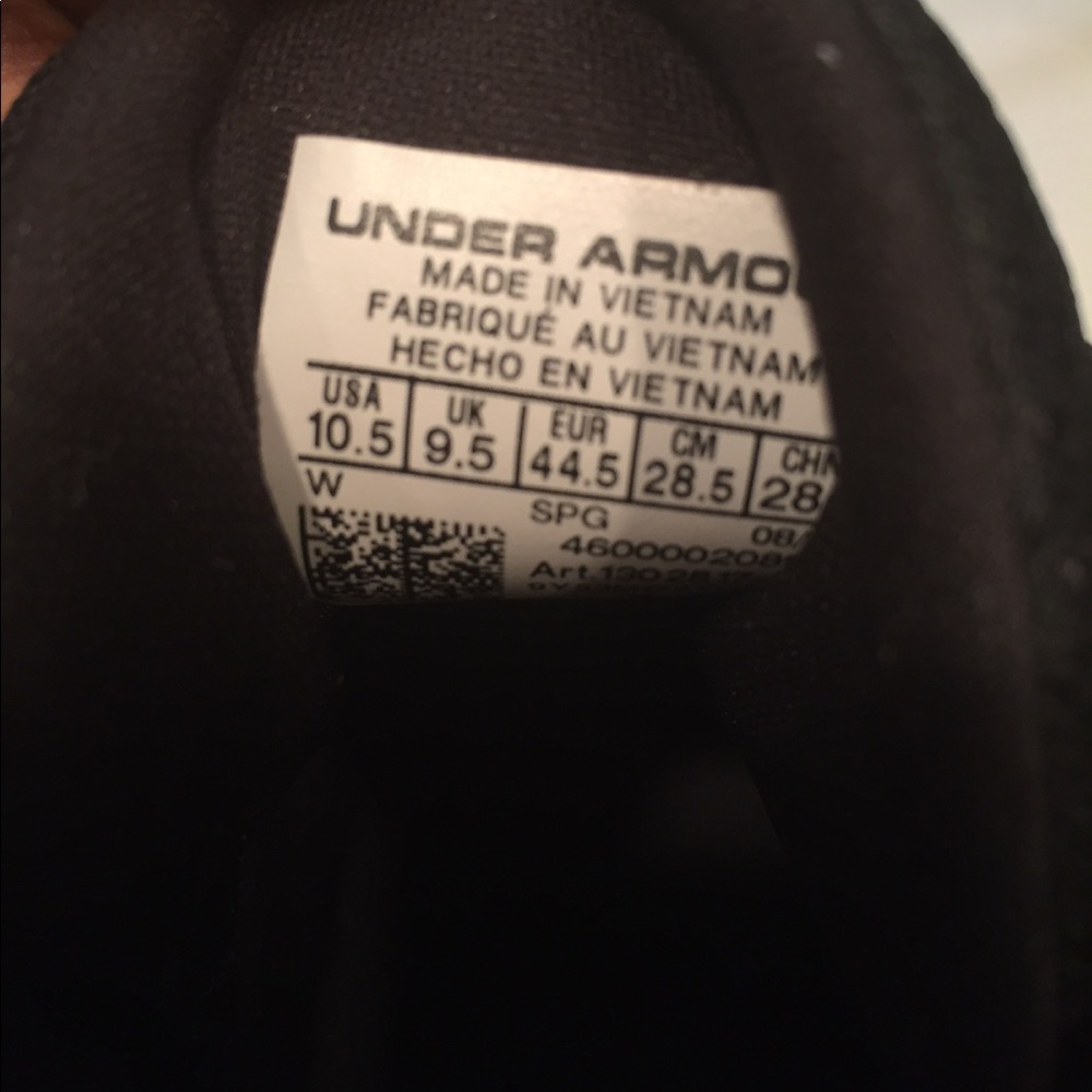 Under Armour cleats - Picture 6 of 7