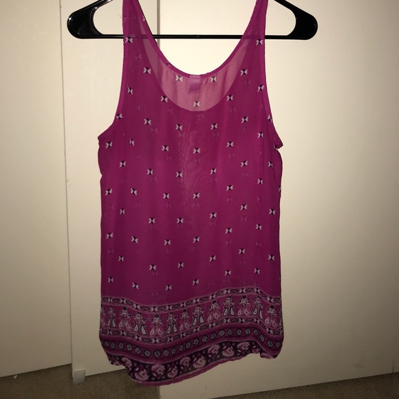 Cute Summer tank!! - Picture 4 of 4