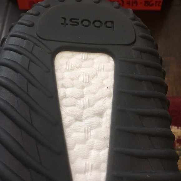 Yeezy - Picture 3 of 8