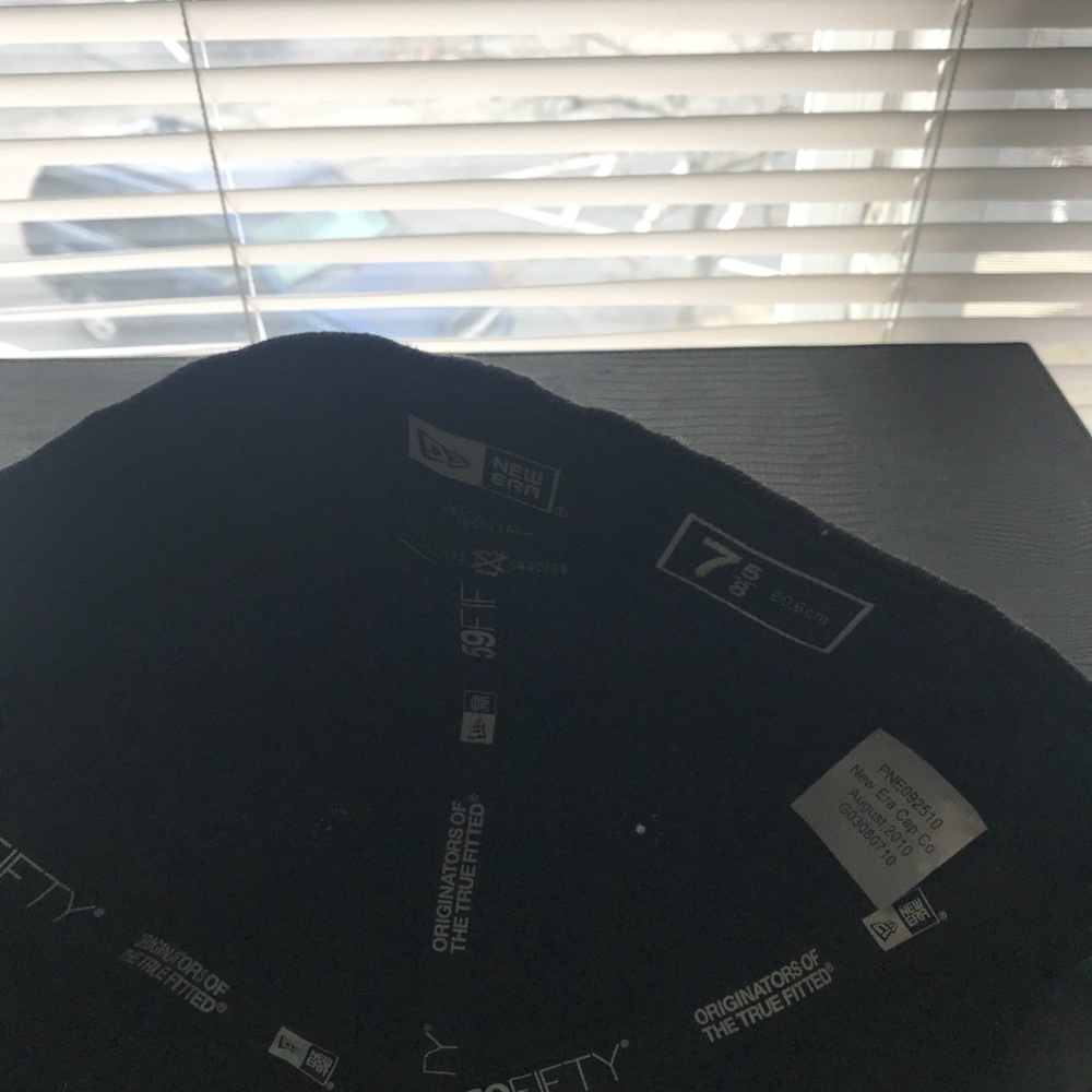 SnapBack hat - Picture 3 of 4