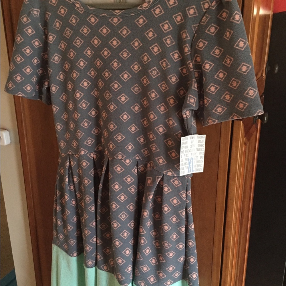 Lularoe Amelia (XL) NWT