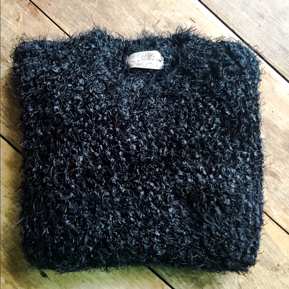 Black textured knit sweater like new