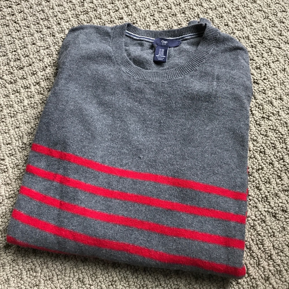 Men/Boys GAP sweater