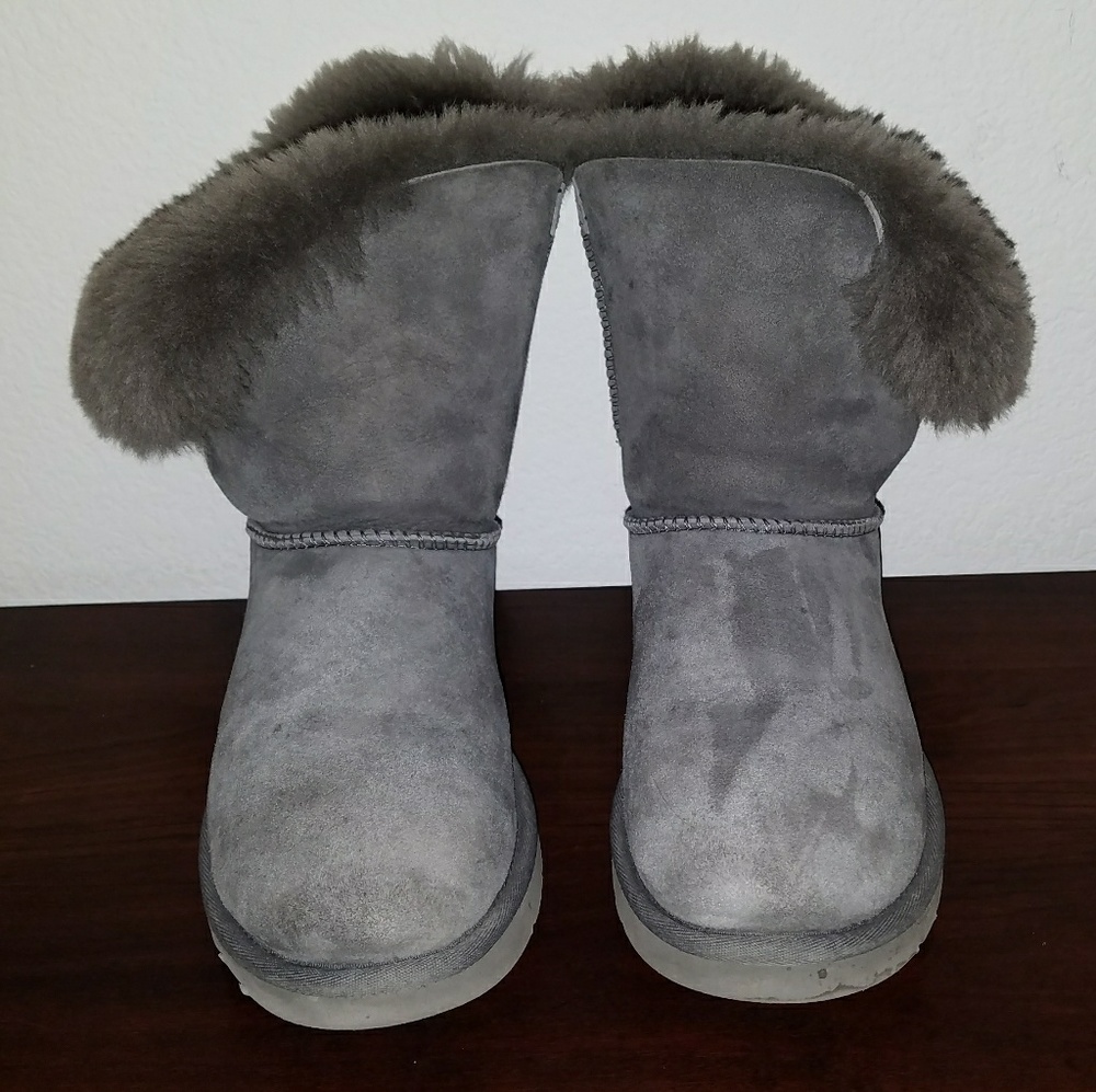Ugg Bailey Button - image 1