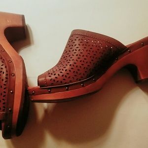 UGG Clog heels size 8 Brown