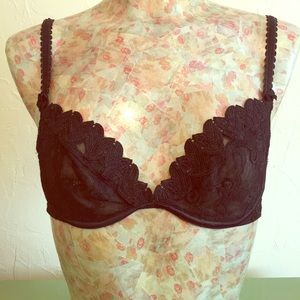 Wonderbra 32B