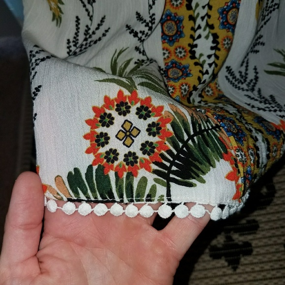 Coco & Jaimeson halter top - Picture 5 of 8