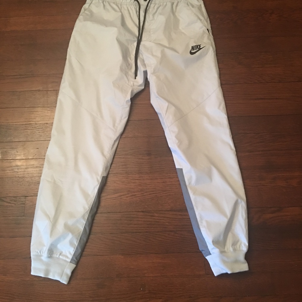 Nike Sports Wear Windrunner Joggers Men's Pants