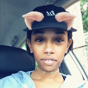 Meet your Posher, Carolyn