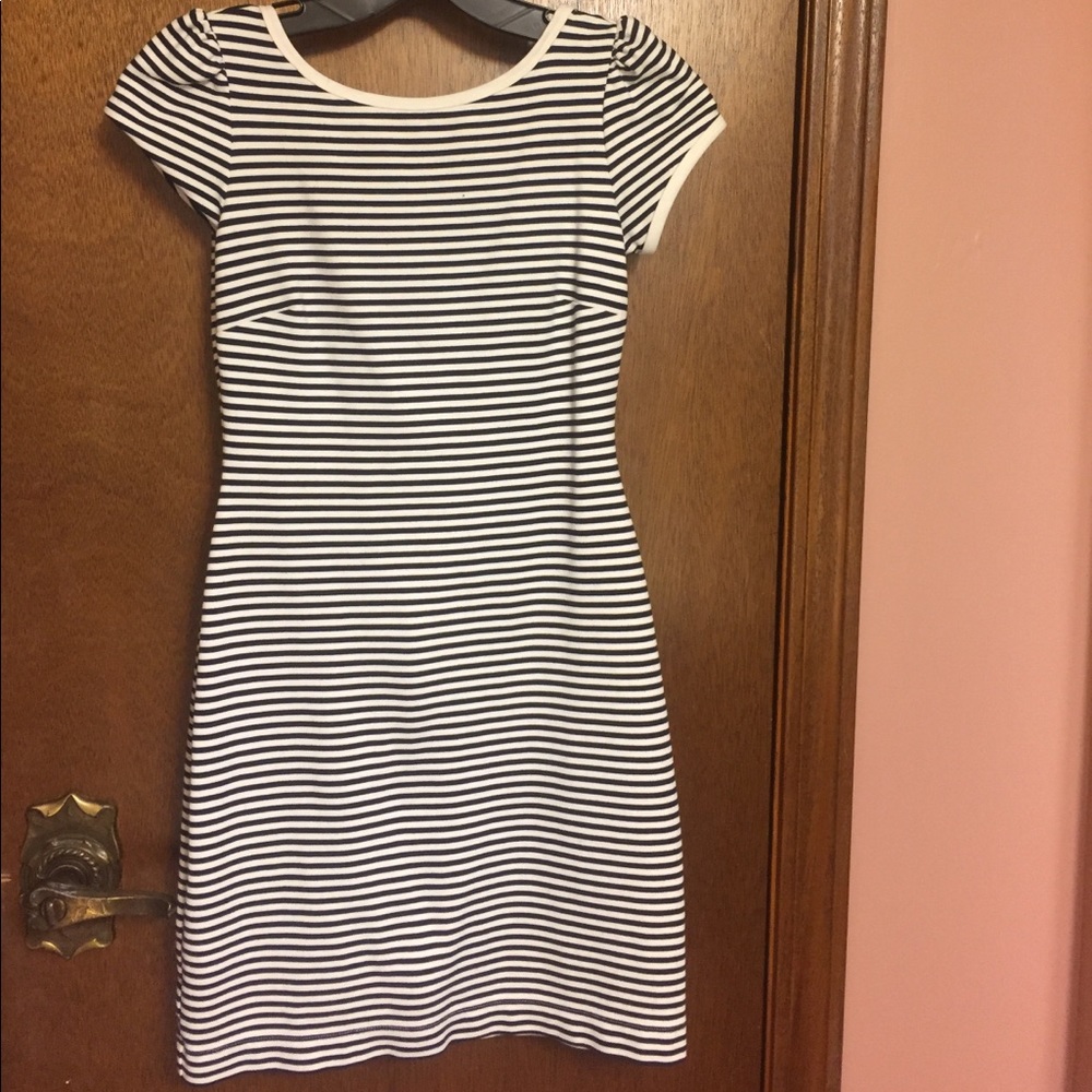 Fitted stripped Juicy Couture dress.